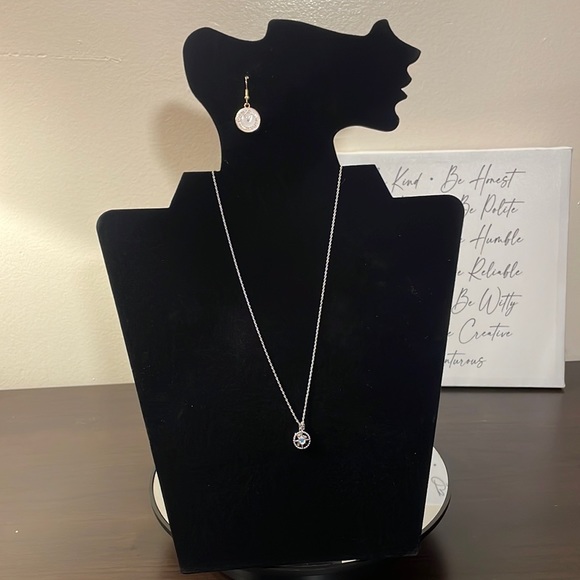 Jewelry - ❤️Jewelry Display Stand ! Live Show Bundle Item